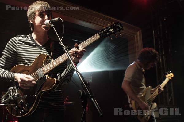 THE RASCALS - 2008-09-05 - PARIS - La Fleche d'Or - Miles Kane